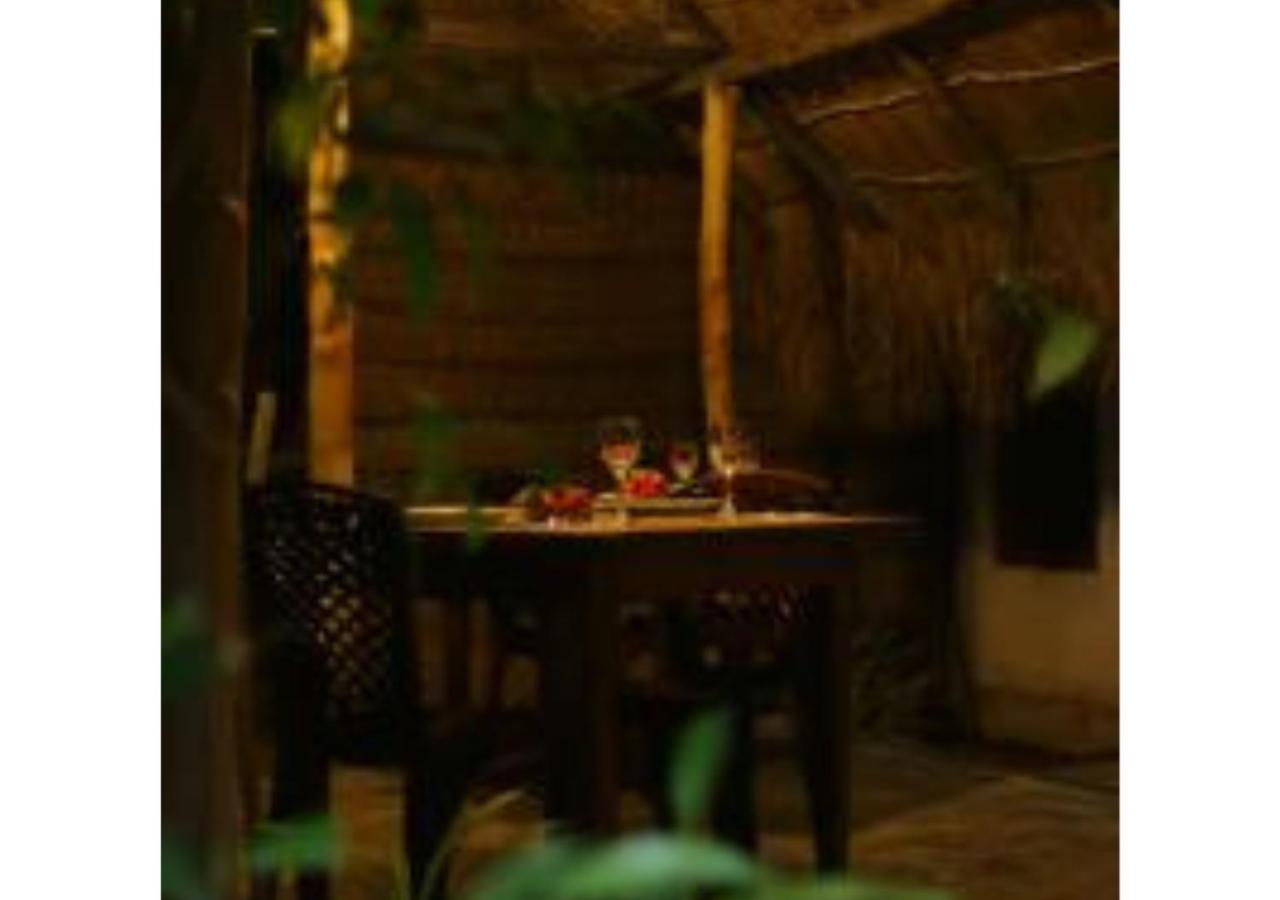 Ivory Safari House Hotel Udawalawe Exterior photo
